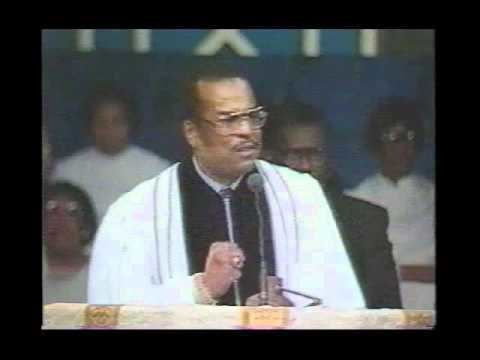 J. O. Patterson Jr. Bishop JO Patterson Jr preaches quotNever Give Upquot 1992 YouTube