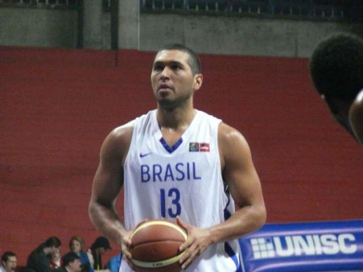 J. P. Batista JP Batista refora o Flamengo no basquete