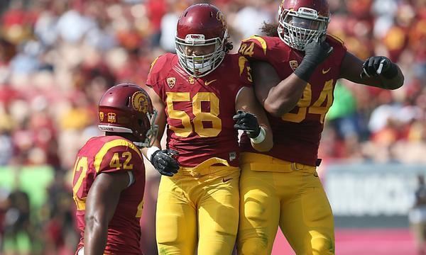 J. R. Tavai USC football JR Tavai thriving as standup linebacker