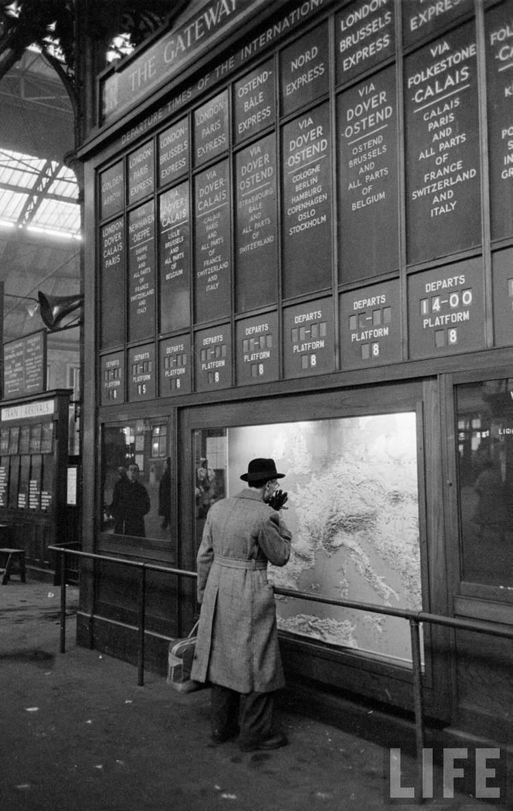 Jack Birns Jack Birns photographs the Simplon Orient Express in England 1950