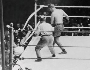 Jack Dempsey vs. Luis Ángel Firpo staticboxreccomthumb00aDempseyFirpoU510443