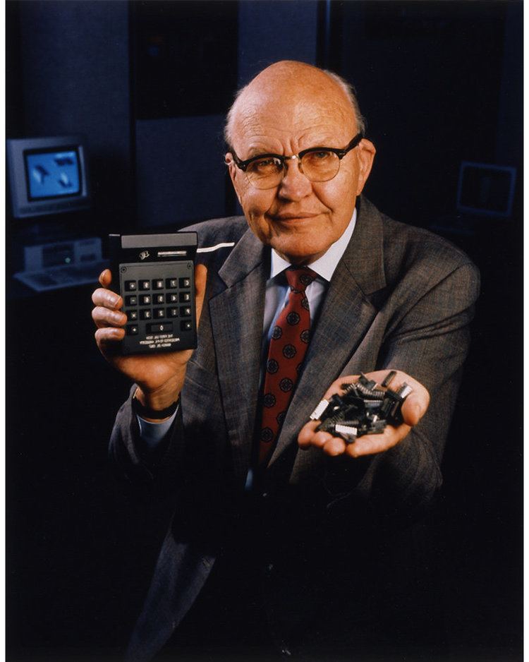 Jack Kilby Jack Kilby with the first palmsized calculator CHM