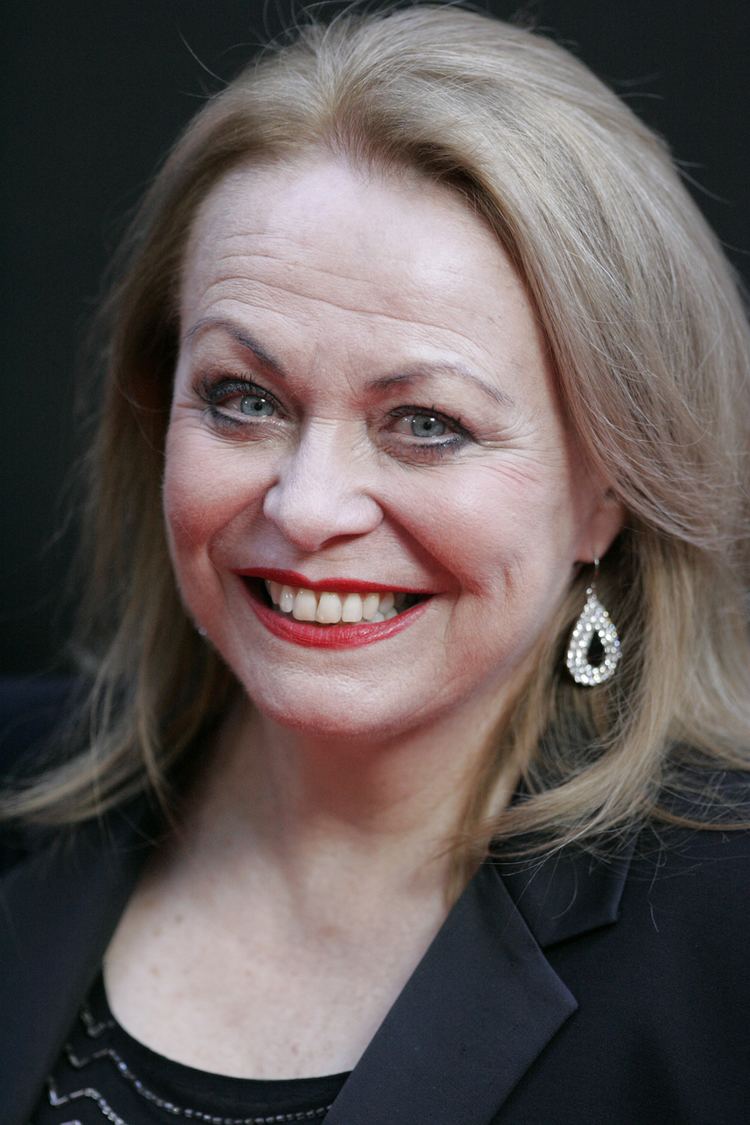 Jacki Weaver httpsuploadwikimediaorgwikipediacommons00