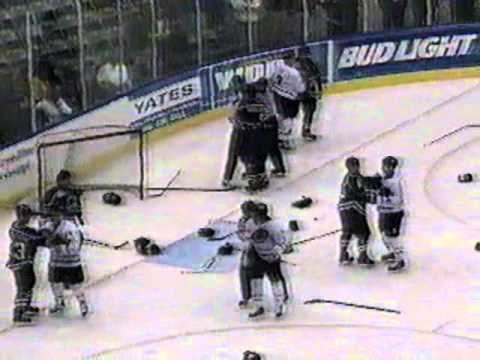 Jackson Bandits ECHL Louisiana IceGators vs Jackson Bandits Scrum Nov 13 1999