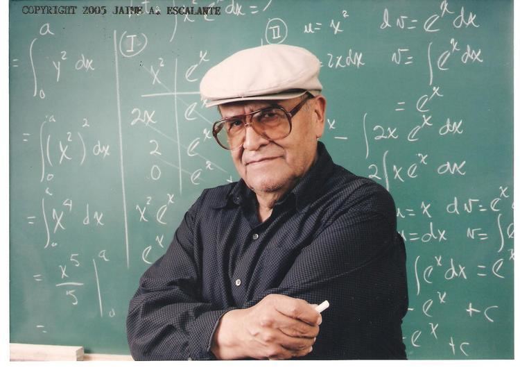 Jaime Escalante I Constantly Innovate My Teaching Jaime Escalante Dies Vision