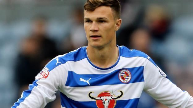 Jake Cooper (footballer) Reading Jake Cooper signs contract extension until 2018 BBC Sport