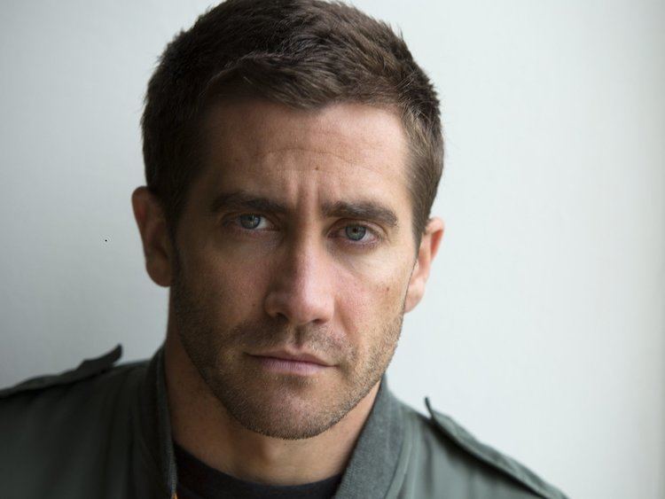 Jake Gyllenhaal SAG Awards 2015 Jake Gyllenhaal and his dog react to