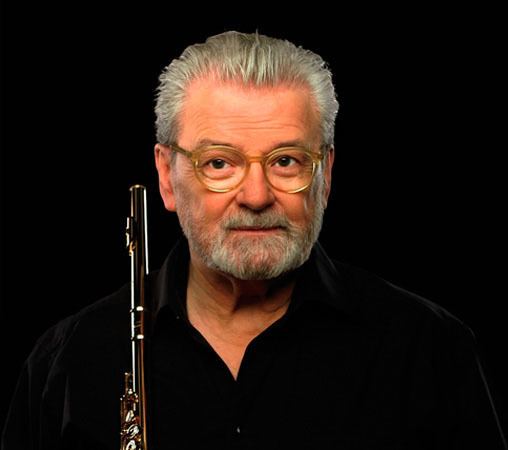 James Galway httpsfirstflutecomsitesallthemesfirstflute