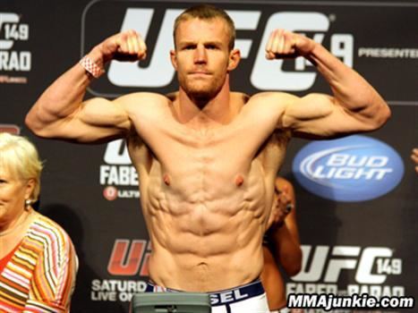 Welterweights Mark Scanlon vs. James Head added to UFC 138 in