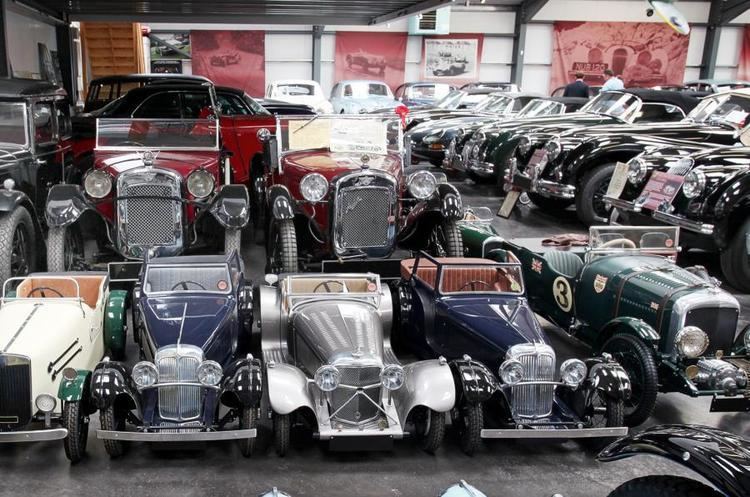 James Hull Jaguar acquires James Hull collection of 543 British cars