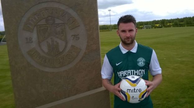 James Keatings Striker James Keatings signs for Hibernian just days after