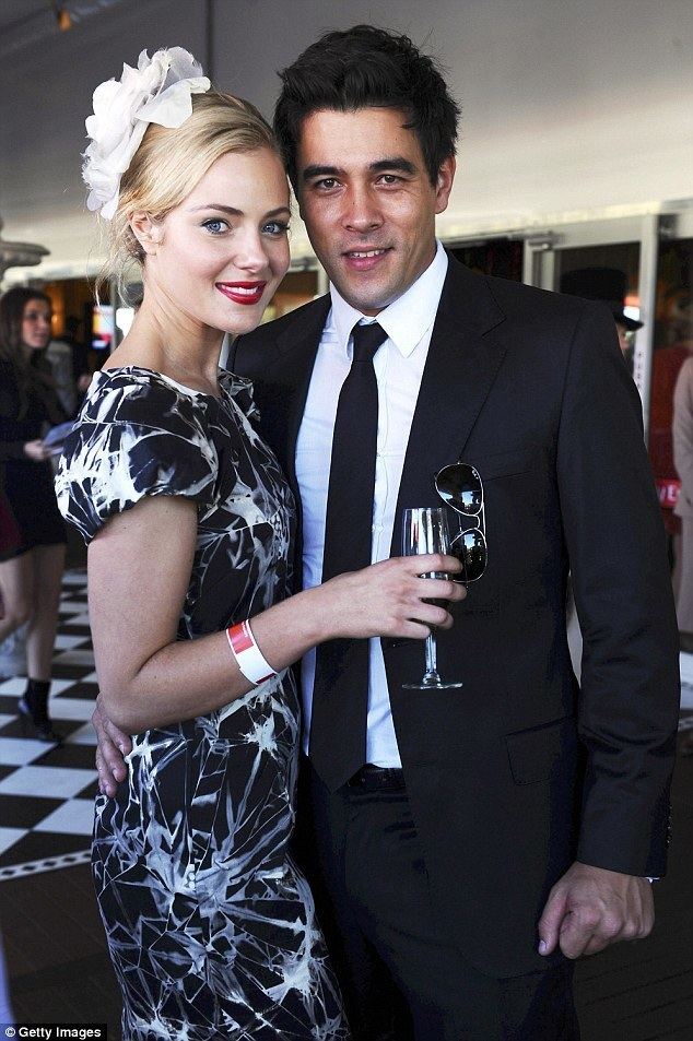 James Stewart (Australian actor) Jessica Marais and James Stewart speak about claims split was over