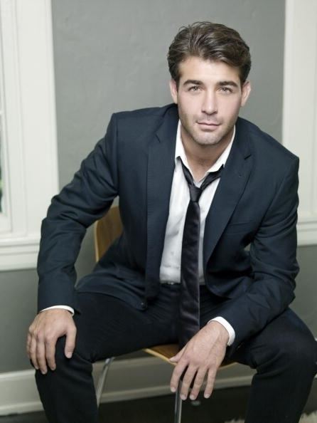 James Wolk James Wolk A younger version of Kyle Chandler wowza