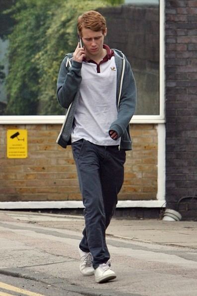 Jamie Borthwick Jamie Borthwick Photos Jamie Borthwick on the Phone Zimbio