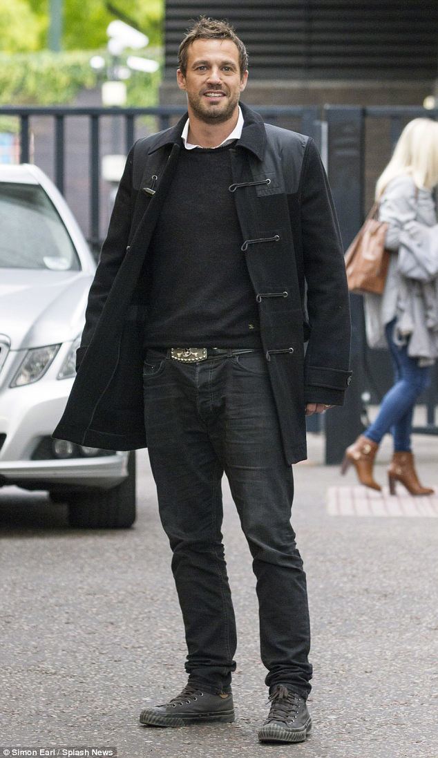 Jamie Lomas No worries Jamie Lomas jets off to LA with 23yearold