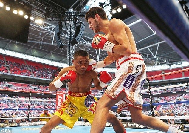 Jamie McDonnell Jamie McDonnell knocks down Tabtimdaeng Na Rachawat to claim WBA