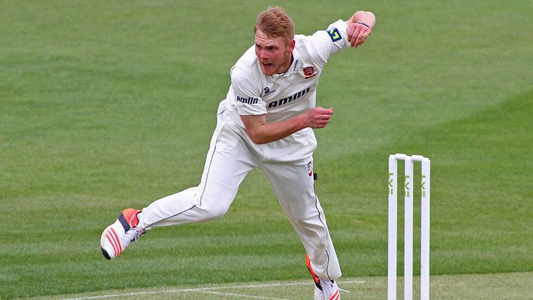 Jamie Porter Early good vibes for Essex as Jamie Porter sparks victory push