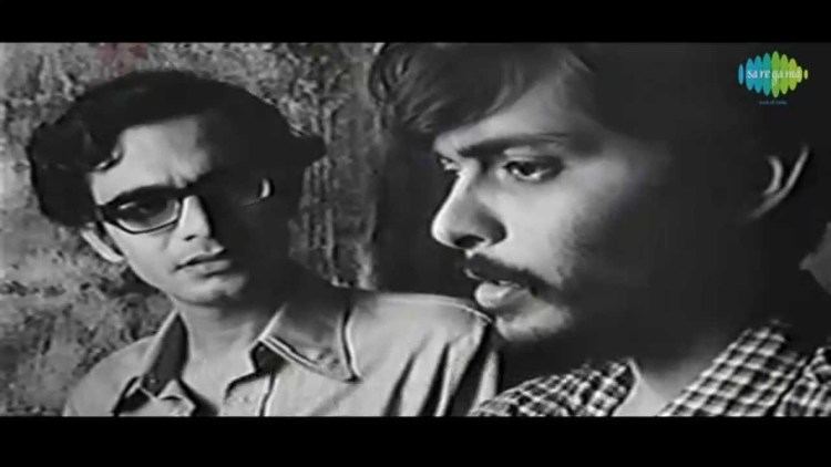 Jana Aranya Friends Conversation at Home Jana Aranya1976 Bengali Movie