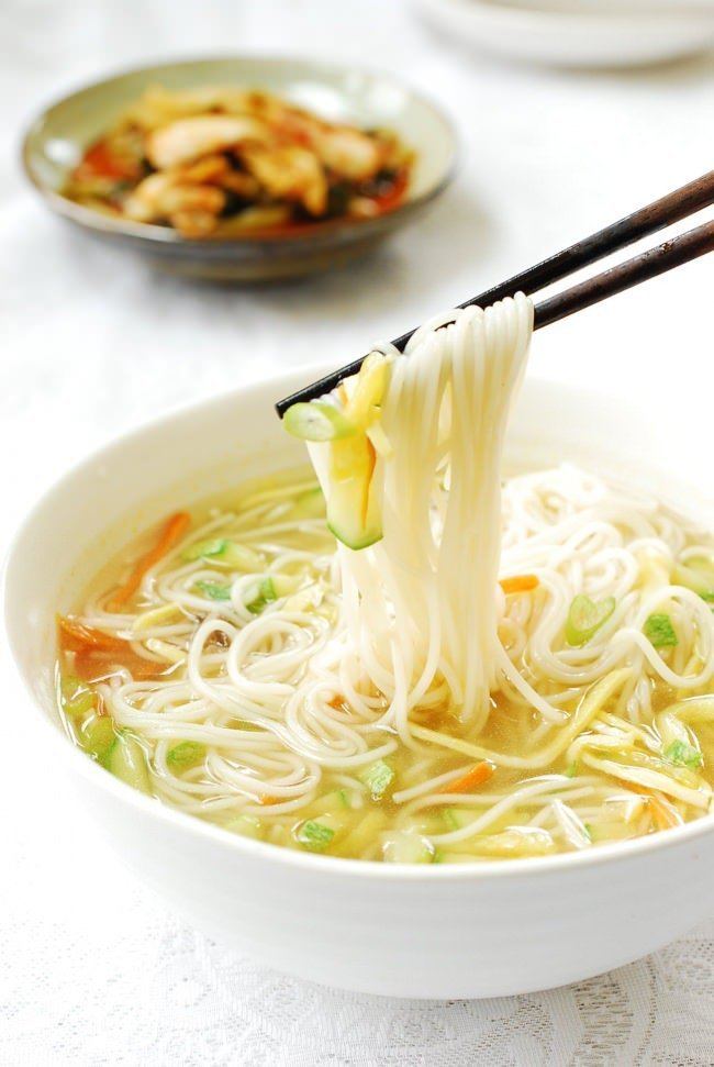 Janchi-guksu Janchi Guksu Korean Warm Noodle Soup Korean Bapsang