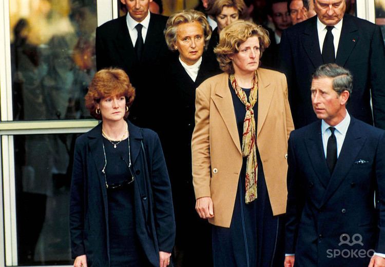 Jane and Sarah accompanied Prince Charles to Paris to collect Diana's body