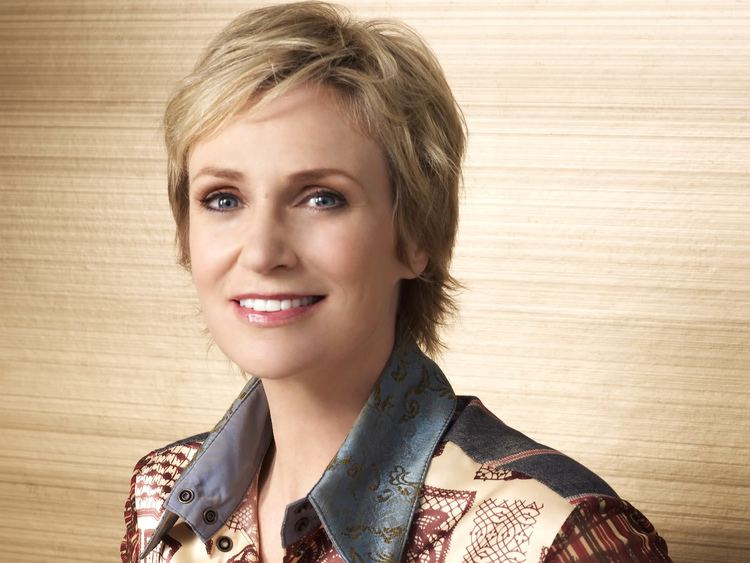 Jane Lynch Preview With Glee all wrapped up Jane Lynch brings her