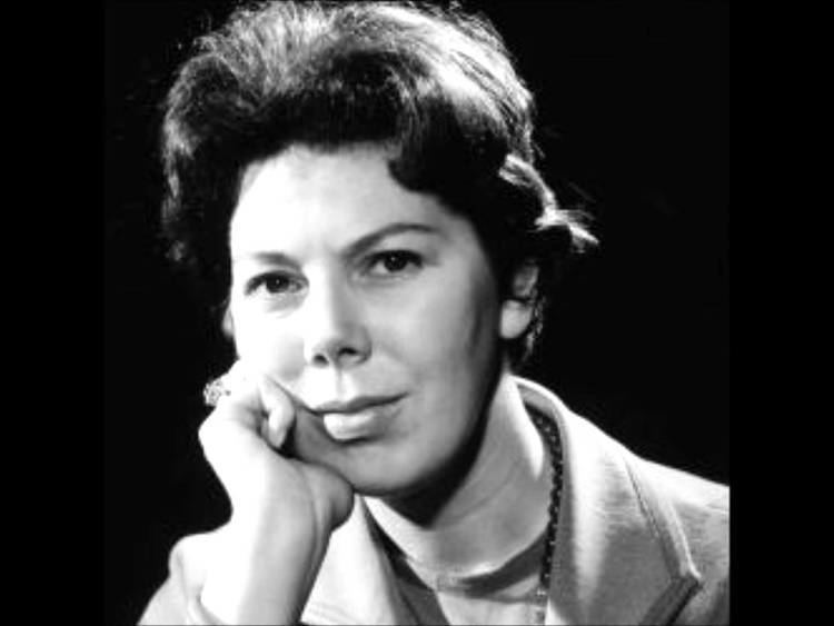 Janet Baker Janet Baker quotDer Einsame im Herbstquot Mahler YouTube