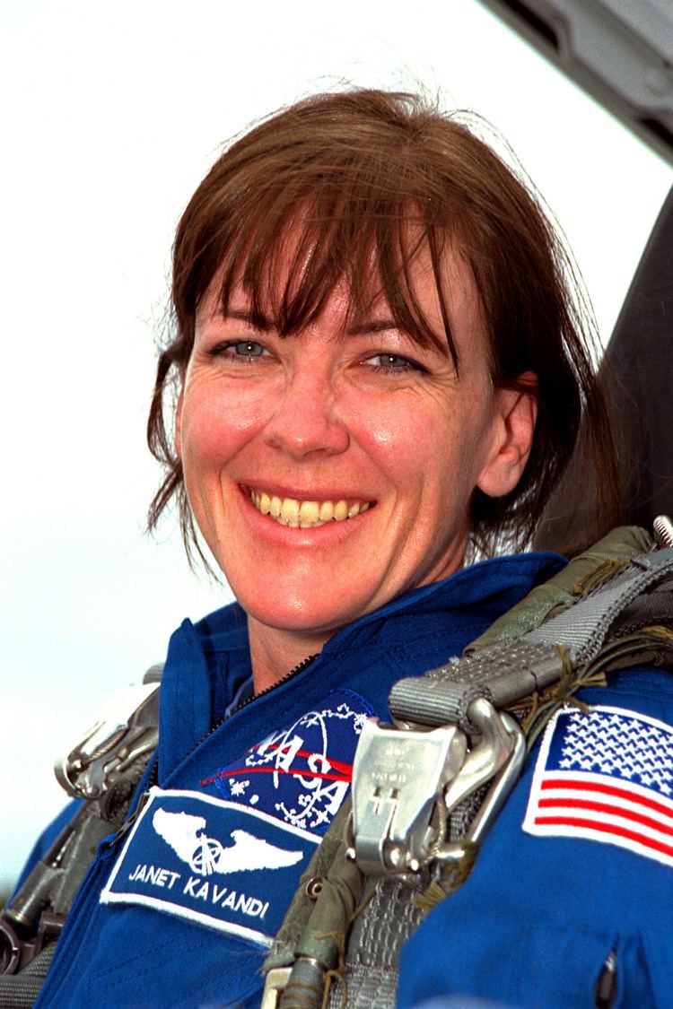 Janet L. Kavandi STS91 KSC Electronic Photo File