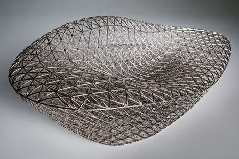 Janne Kyttanen Janne Kyttanen builds 3Dprinted sofa from a minimal mesh
