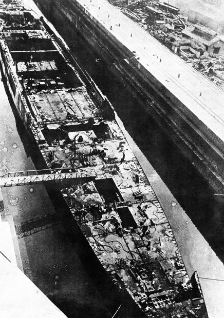 Japanese cruiser Ibuki (1943) httpsuploadwikimediaorgwikipediacommons22