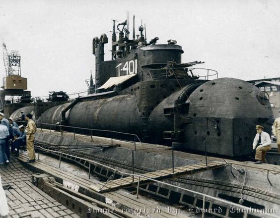 Japanese submarine I-401 The Japanese submarine I401 in port Submarines of the IJN