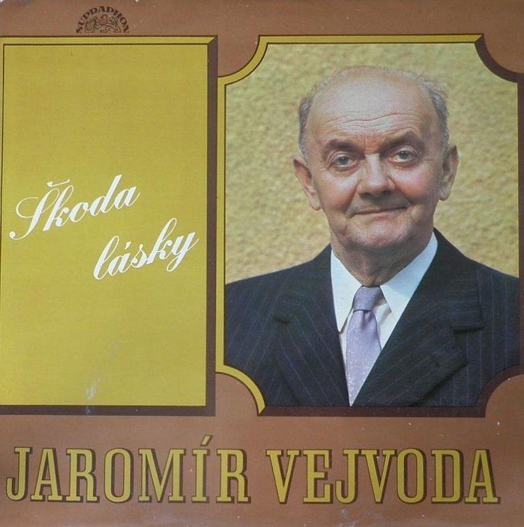 Jaromír Vejvoda Radio Prague 39Roll Out the Barrel39 composer Jaromr Vejvoda