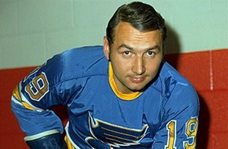 Jaroslav Jiřík Prvn ech v NHL Ped 75 lety se narodil hokejista Jaroslav Jik