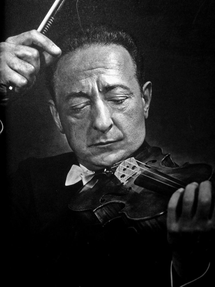 Jascha Heifetz wwwrussianmindeusitesdefaultfilesJaschaHeif