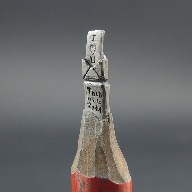Jasenko Đorđević Incredibly Intricate Sculptures Carved from the Tips of Pencils