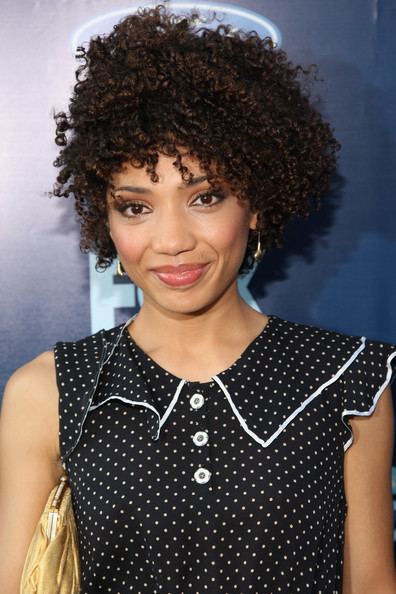 Jasika Nicole Jasika Nicole Photos FOX39s quotFringequot Series Premiere