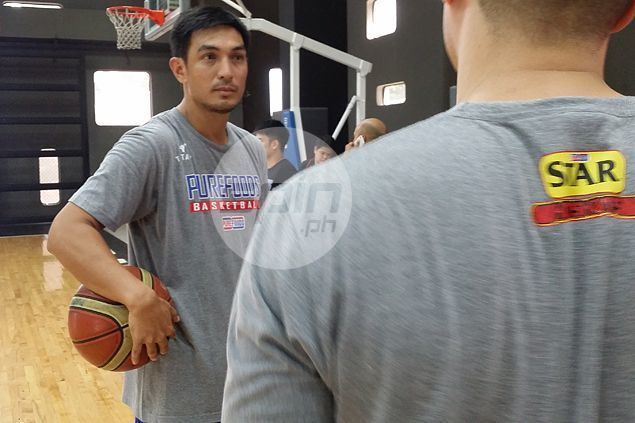 Jason Webb (basketball) Baptism of fire as Jason Webb duels Guiao Cone in first two games