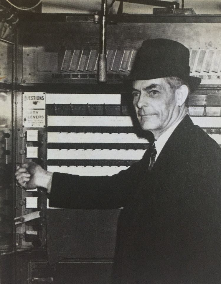 Jasper McLevy mayor of Bridgeport voting in the 1939 election, November 7th, 1939 Jasper McLevy
