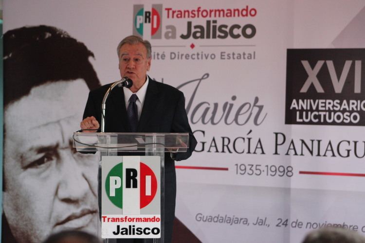 A spokesperson talkng during the death anniversary of Javier García Paniagua.