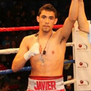 Javier Mendoza (boxer) Javier Mendoza Finishes Javier Mendoza in Two Rounds Tha Boxing Voice
