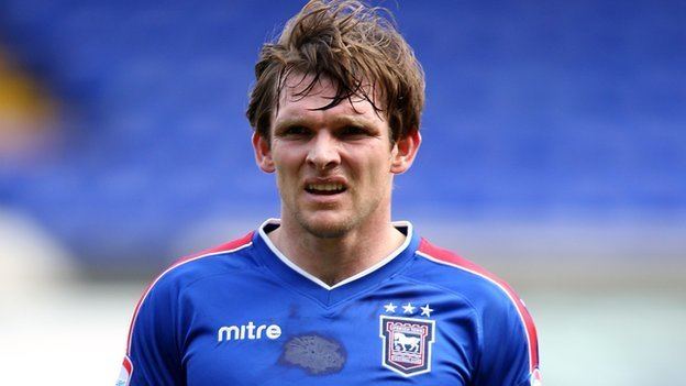 Jay Tabb BBC Sport Ipswich Town to sign Jay Tabb on twoyear deal