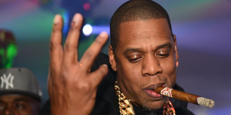Jay Z Jon Stewart Calls Out Jay Z Over Barneys Racial Profiling