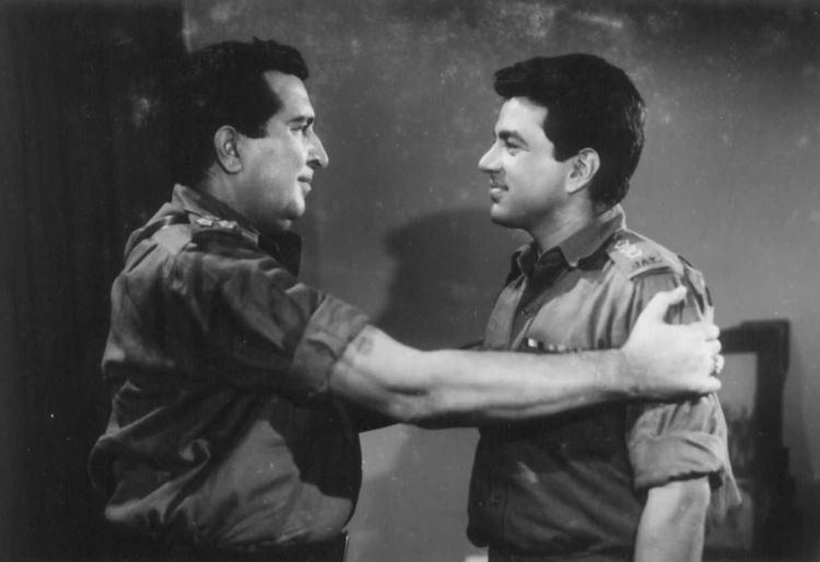 Dharmendra and Jayant (father of Amjad Khan) in Chetan Anand's war film  Haqeeqat | Bollywood photos, Actors, Vintage bollywood