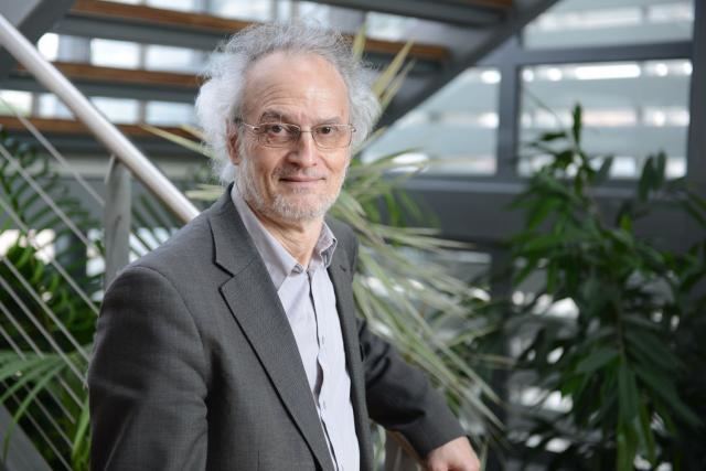 Jean-Loup Puget JeanLoup Puget has received the COSPAR Space Science Award