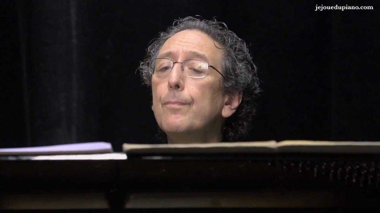 Jean-Marc Luisada Cours de piano de JeanMarc Luisada sur Mozart YouTube