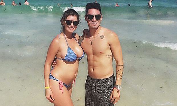 Jean Paul Pineda INSTAGRAM Faloon muestra su embarazo en bikini junto al