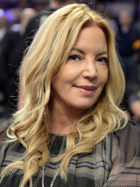 Jeanie Buss 635501326936410008USPNBAHOUSTONROCKETSATLOSANGELESLAKERS68343269JPG