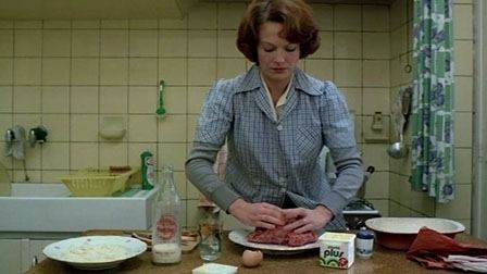 Jeanne Dielman, 23 quai du Commerce, 1080 Bruxelles Jeanne Dielman 23 quai du Commerce 1080 Bruxelles 1975 The