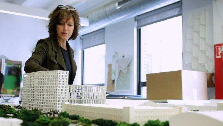 Jeanne Gang Architect Jeanne Gang Introduces the New Residence Hall YouTube