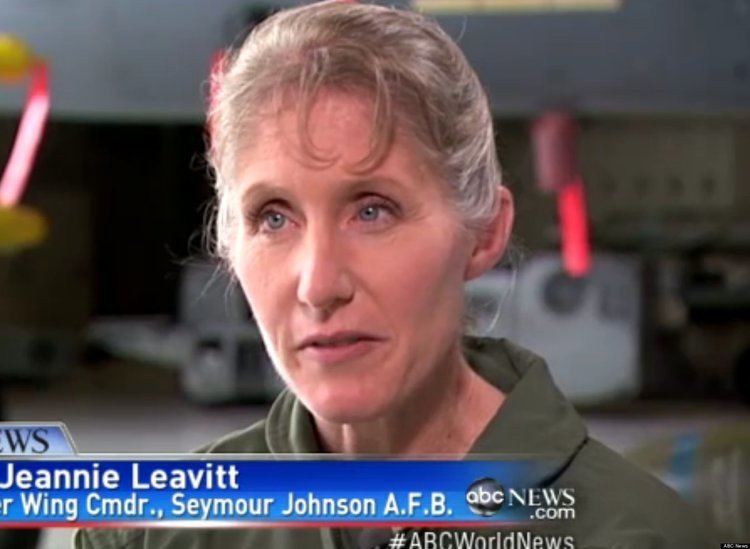 Jeannie Leavitt Col Jeannie Flynn Leavitt First Female Fighter Pilot