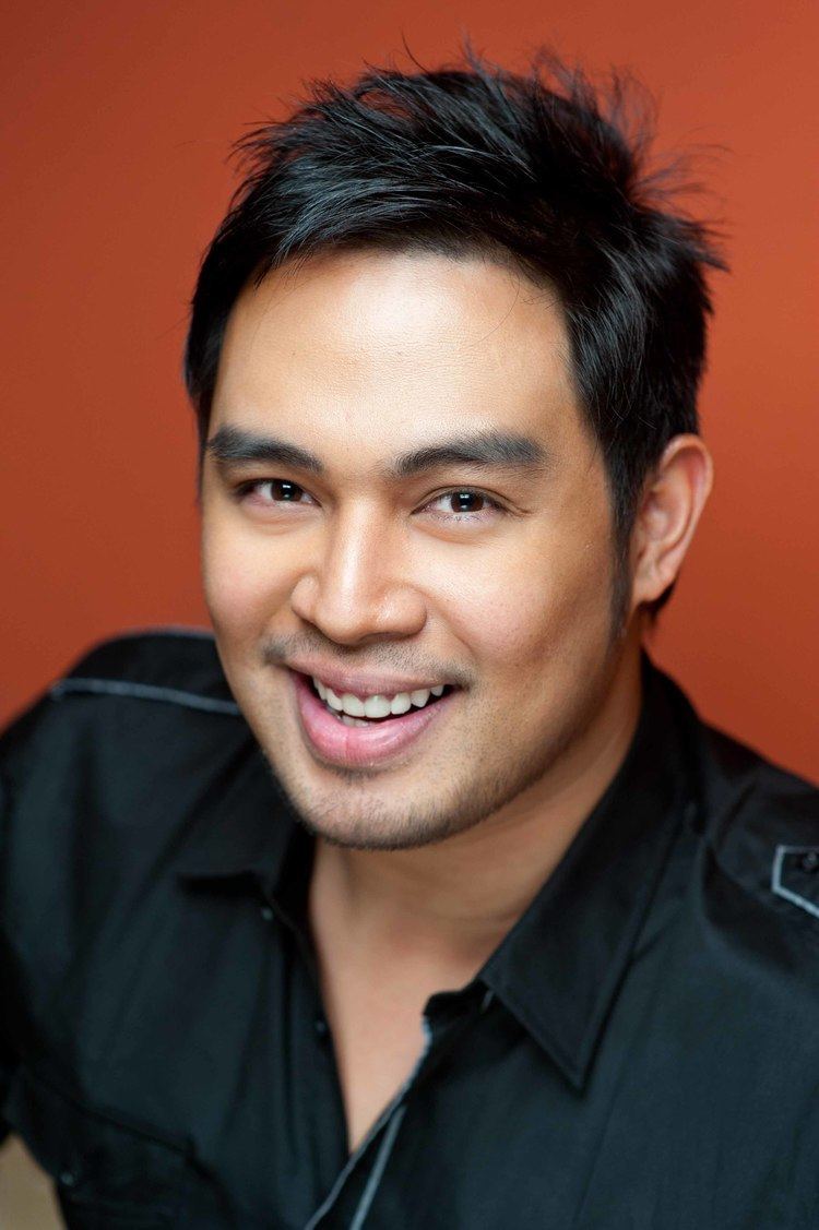 Jed Madela Jed Madela performs in Dubai Pixelated Mind